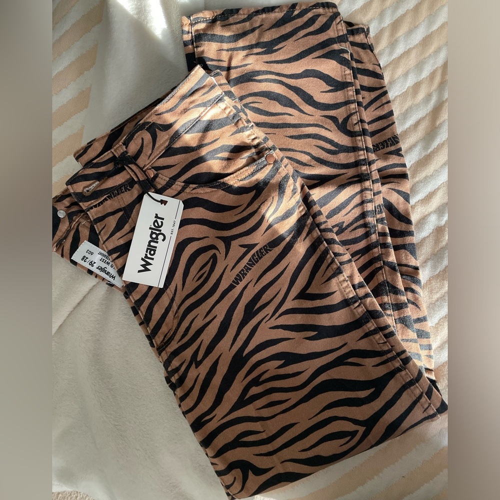 NWT Wrangler Wild West Brown Zebra High Rise Straight Jean